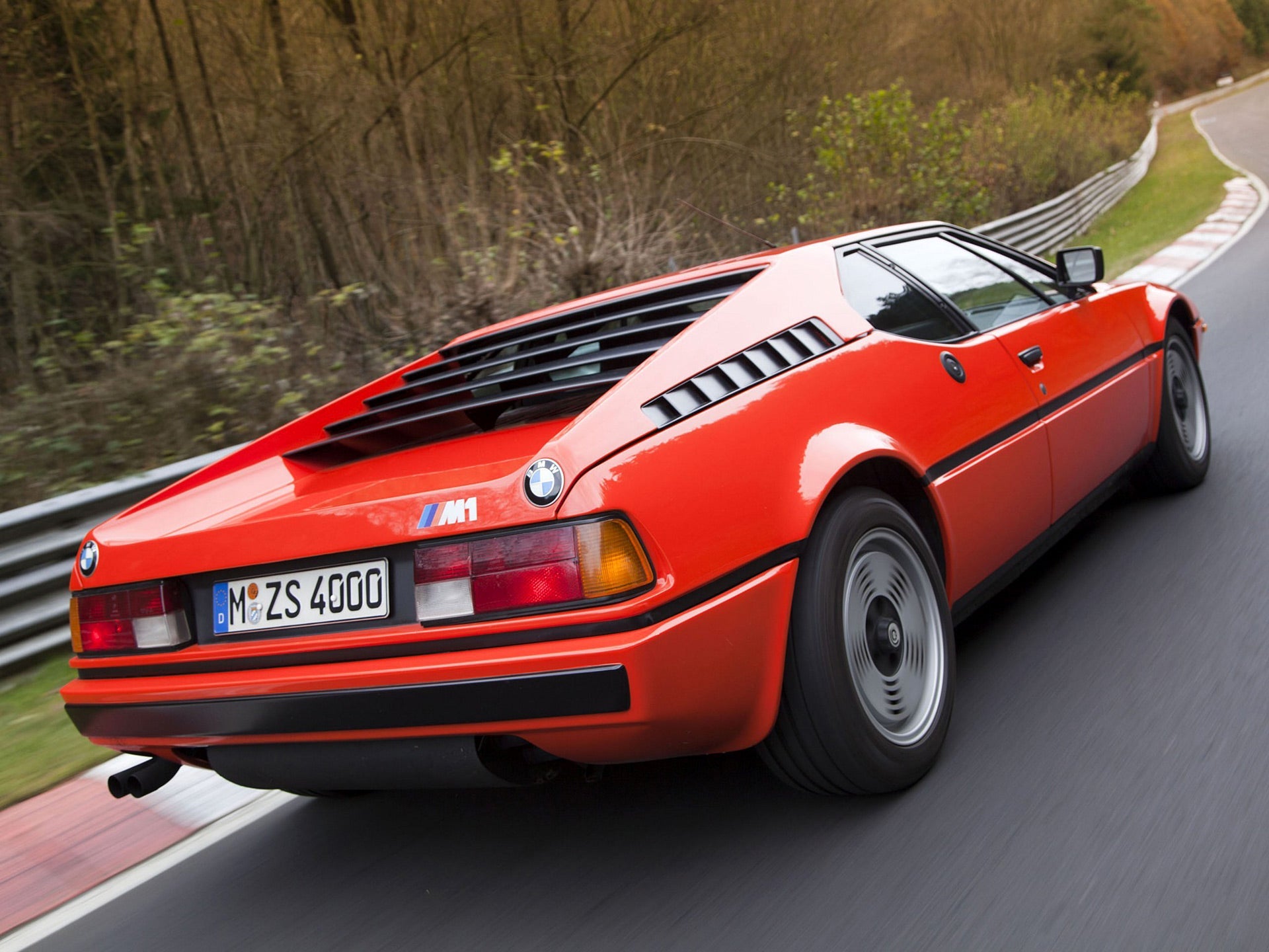 Image of BMW M1 T-Shirts & Merch